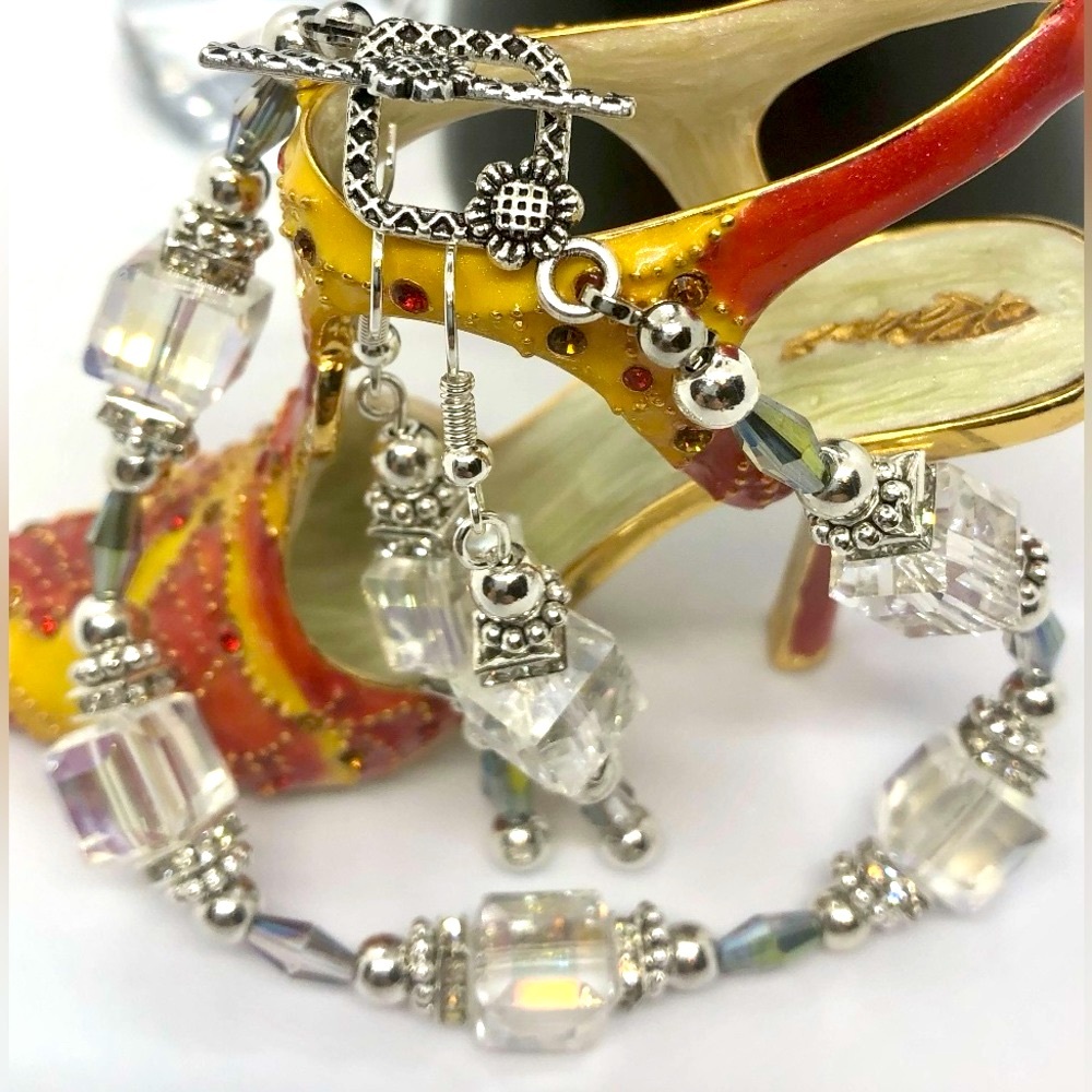 Victorian Link bracelet -link style with matching earrings